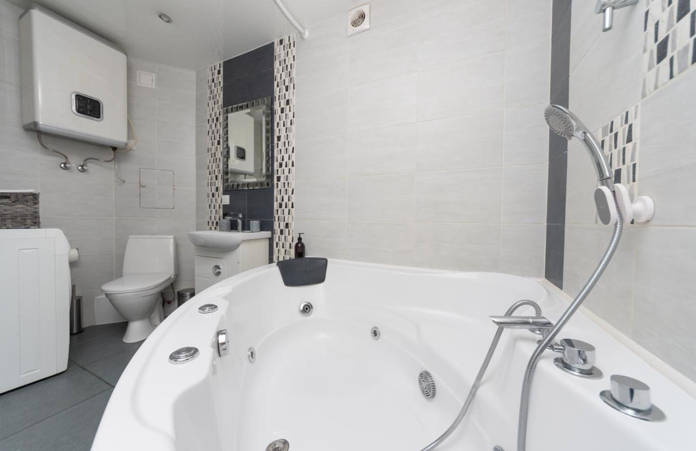 Flat24 On Lesi Ukrainki 3 Leilighet Kiev Eksteriør bilde