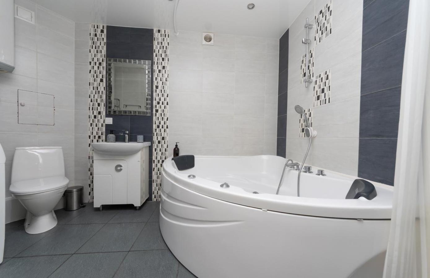 Flat24 On Lesi Ukrainki 3 Leilighet Kiev Eksteriør bilde